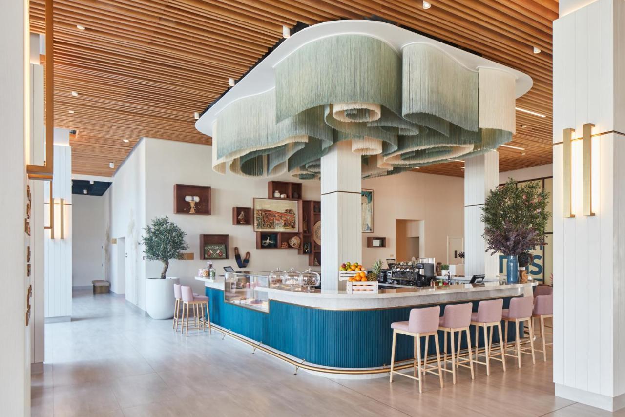 Vida Beach Resort Umm Al Quwain Luaran gambar The bar at the hotel