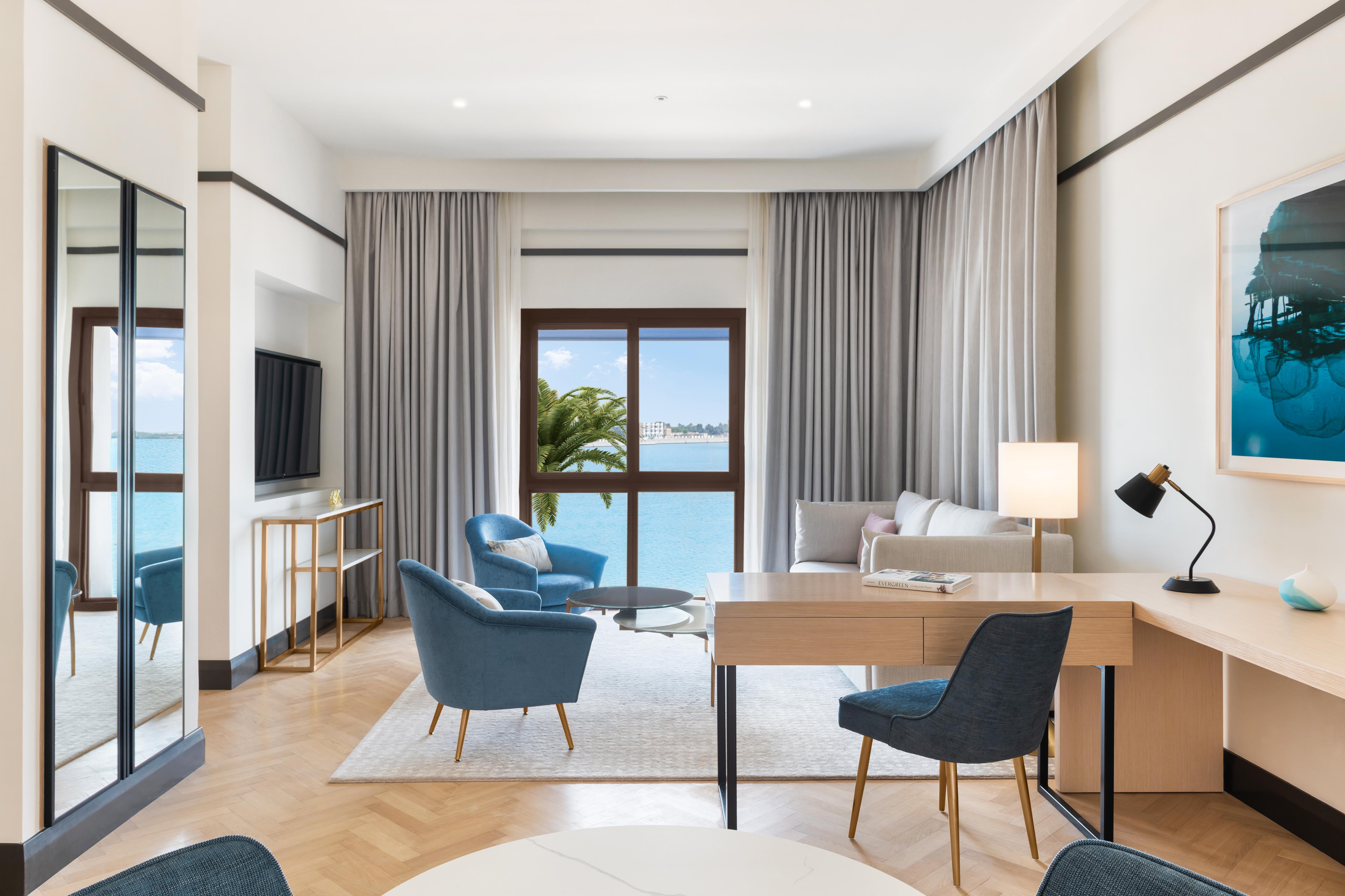 Vida Beach Resort Umm Al Quwain Luaran gambar A suite at the Hilton Ras Al Khaimah